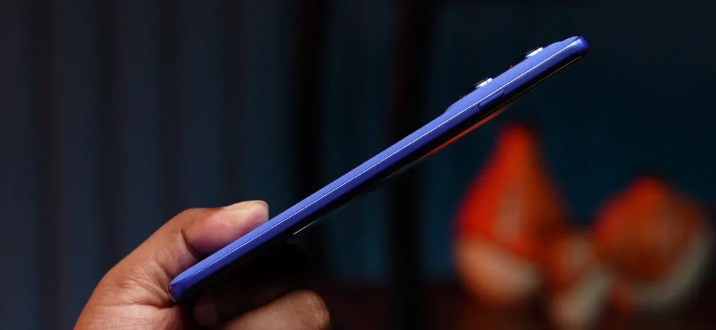 Motorola Edge 60 Pro Review: A Game-Changer Under ₹30,000? 4 Motorola Edge 60 Pro Review Design 4