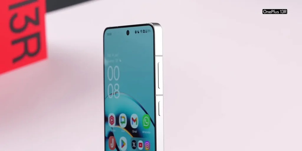 OnePlus 13R vs OnePlus 12 Detailed Review Display 3