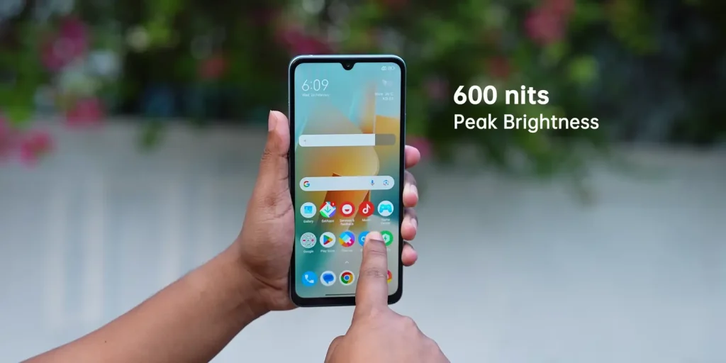 POCO M7 Review: Is This Budget Smartphone Worth Rs 10,000? 8 POCO M7 Review Display 1