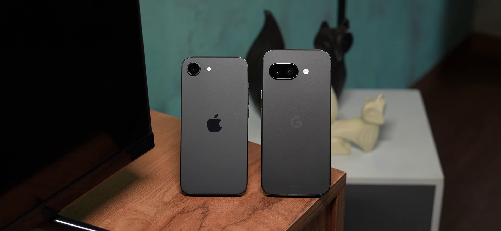 iPhone 16e vs Pixel 9a Which Compact Flagship Should You Buy (main image)